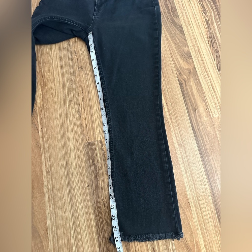 Everlane High Rise Kick Crop Jeans Black Size 29 Regular Raw Hem - Picture 6 of 9